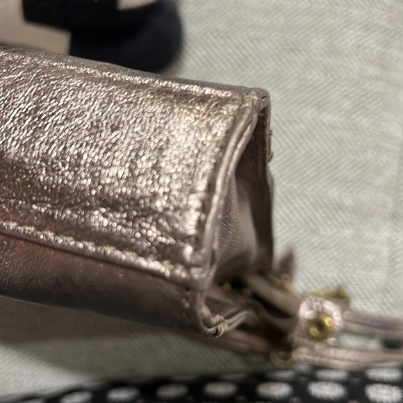 The Sak Silver Metallic Crossbody Bag Adjustable Strap Inside Outside Pockets - Picture 8 of 10